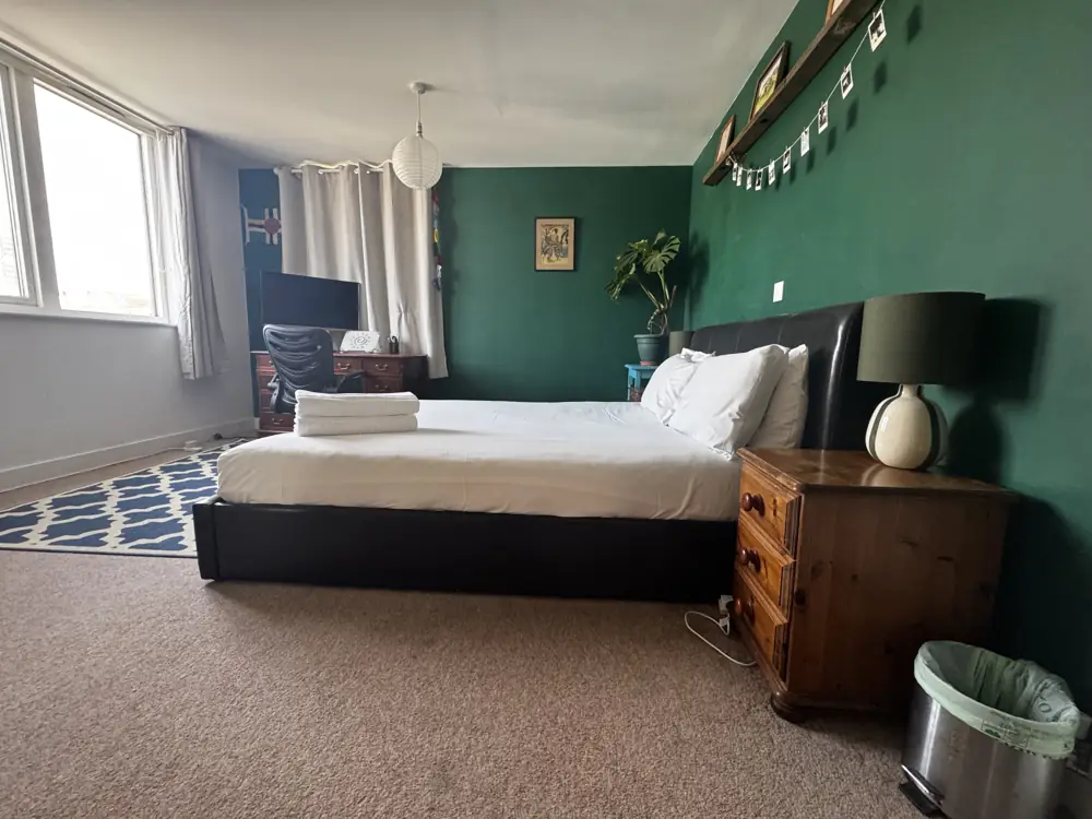 Bright 1-bedroom apartment with a balcony in Kemptown, photo 4