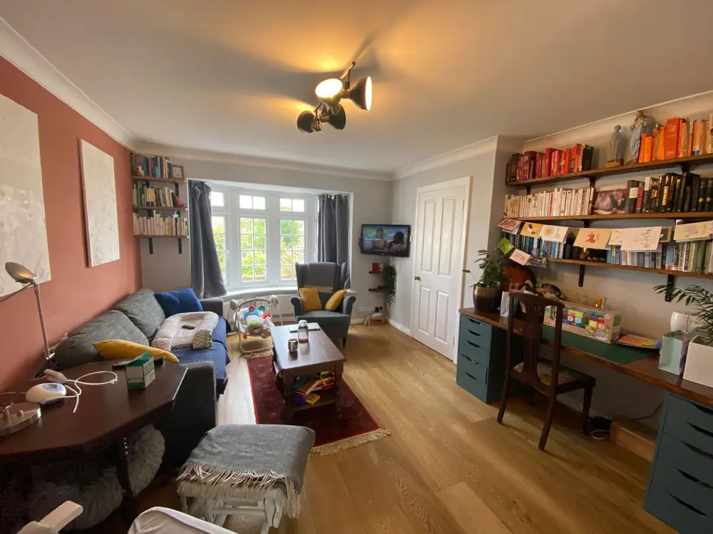 2-bedroom house with a private patio near Brighton Station, photo 1
