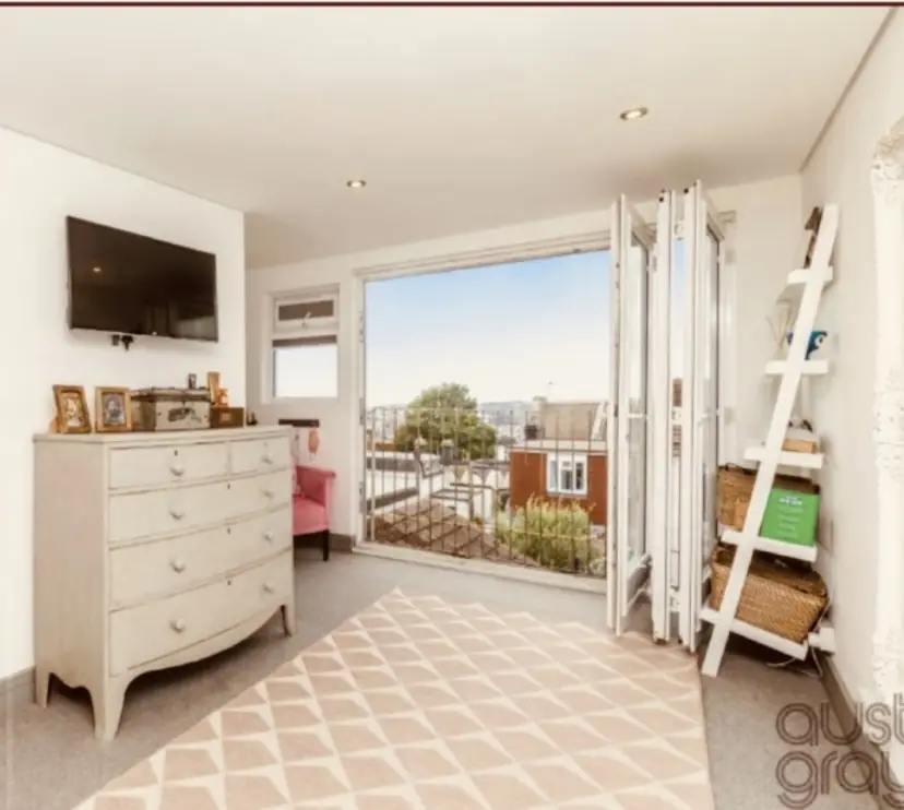 Bright 1-bedroom flat by Queen's Park, photo 6