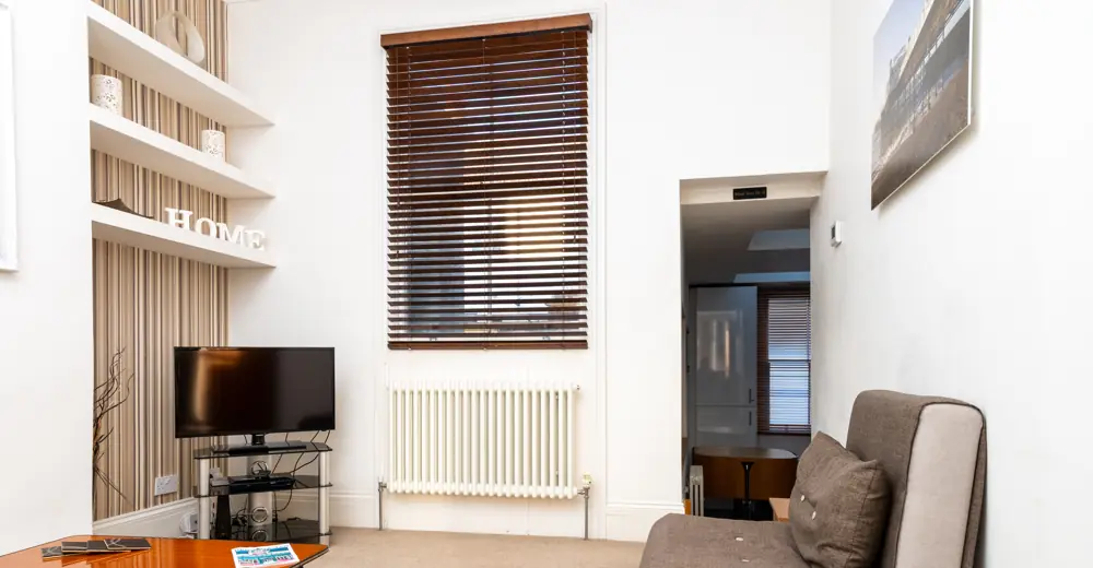 Modern 2-bedroom flat near the beach and city centre, photo 1